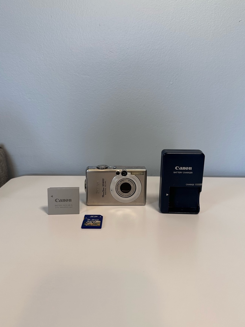 Canon PowerShot SD600 Digital ELPH 6.0MP Digital Camera TESTED w/ battery+Card